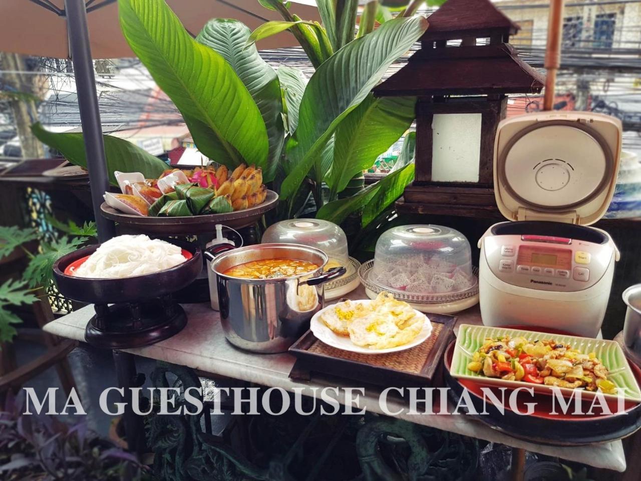 Ma Guesthouse Chiang Mai Bagian luar foto